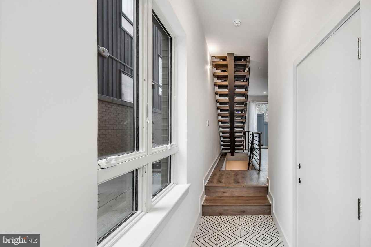 113 Olive St - Photo 4 of 35