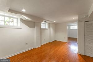 featured image of 3512 Lancaster Ave Apt 1w #1W