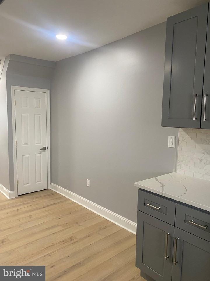 1030 N 46th St - Photo 4 of 20