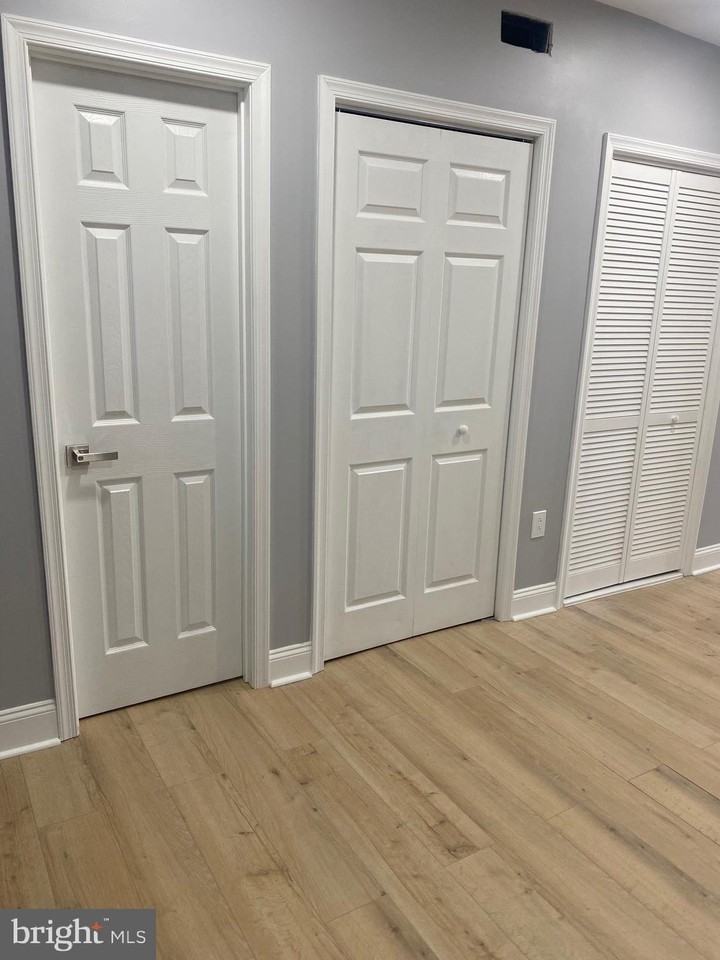 1030 N 46th St - Photo 6 of 20