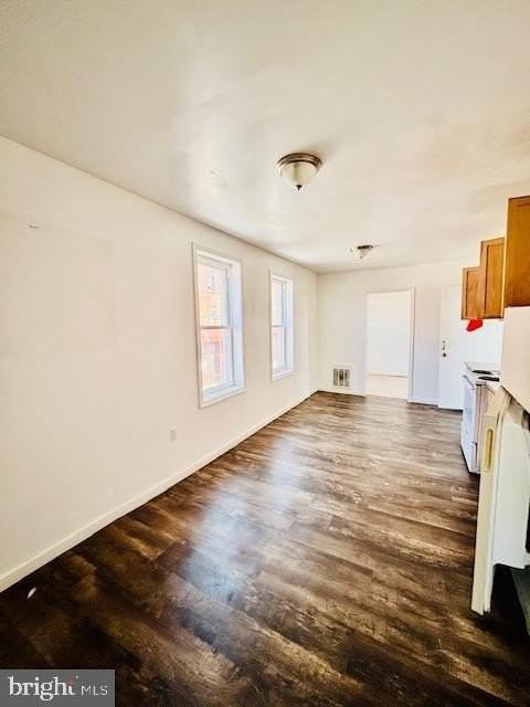 240-42 W Glenwood Ave 3rd Fl #3rdFL - Photo 7 of 8