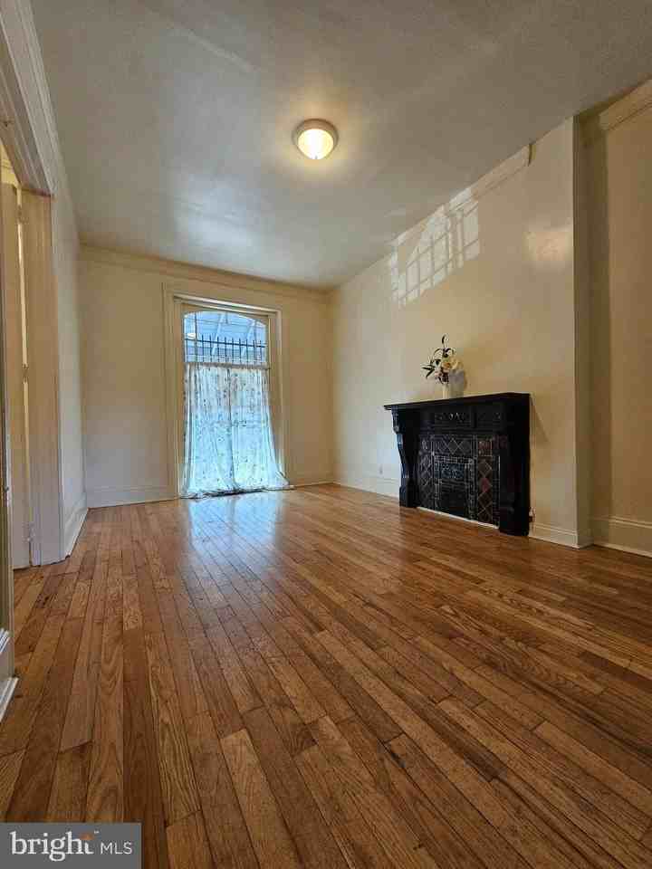 426 South 42nd Street #A - Photo 4 of 23