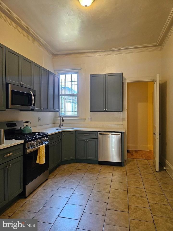 426 South 42nd Street #A - Photo 5 of 23