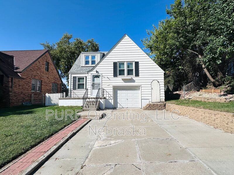 830 South 54th Street - Photo 2 of 39