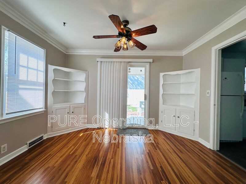 830 South 54th Street - Photo 6 of 39