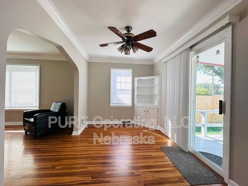 830 South 54th Street - Photo 7 of 39