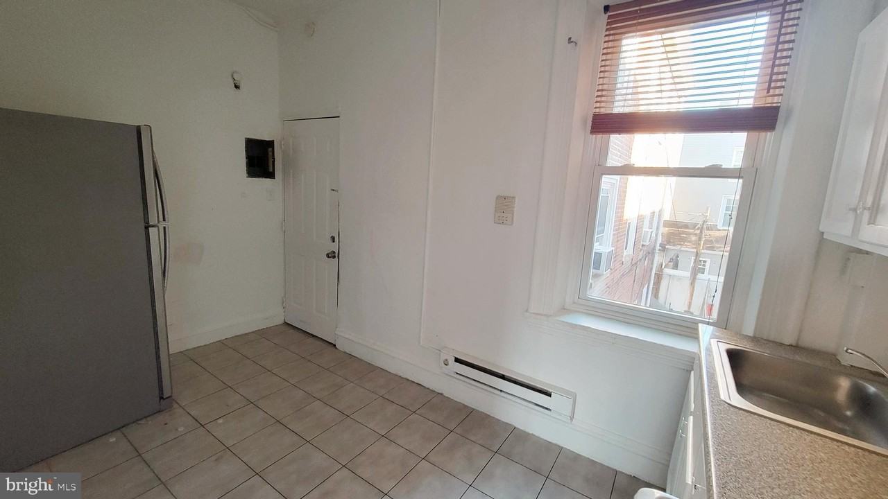 1249 Shackamaxon Street #2F - Photo 7 of 9