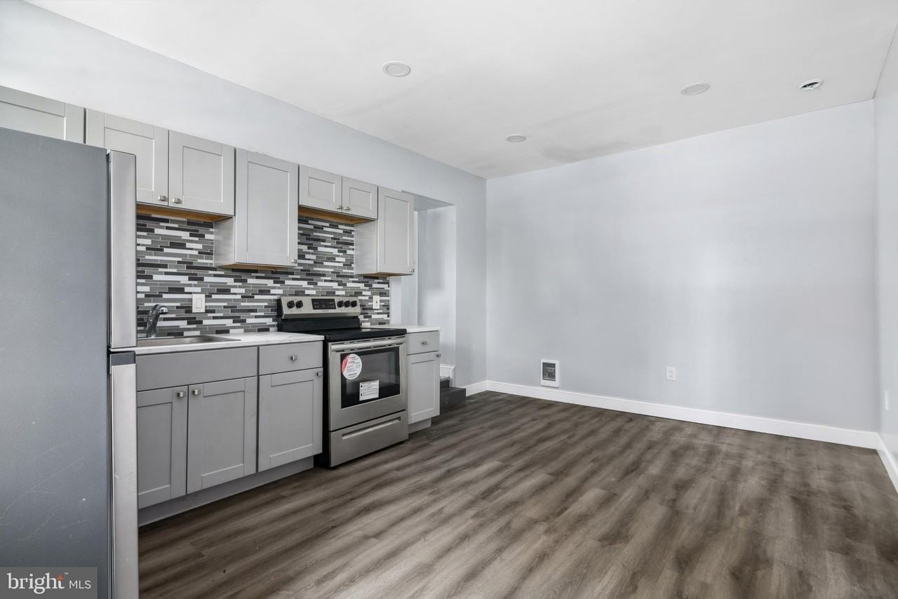 171 E Sharpnack St - Photo 3 of 15