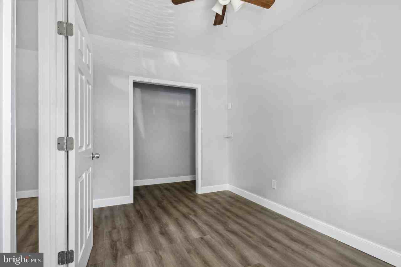 171 E Sharpnack St - Photo 5 of 15