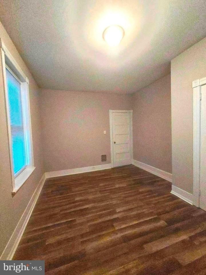 5414 Irving St - Photo 5 of 26