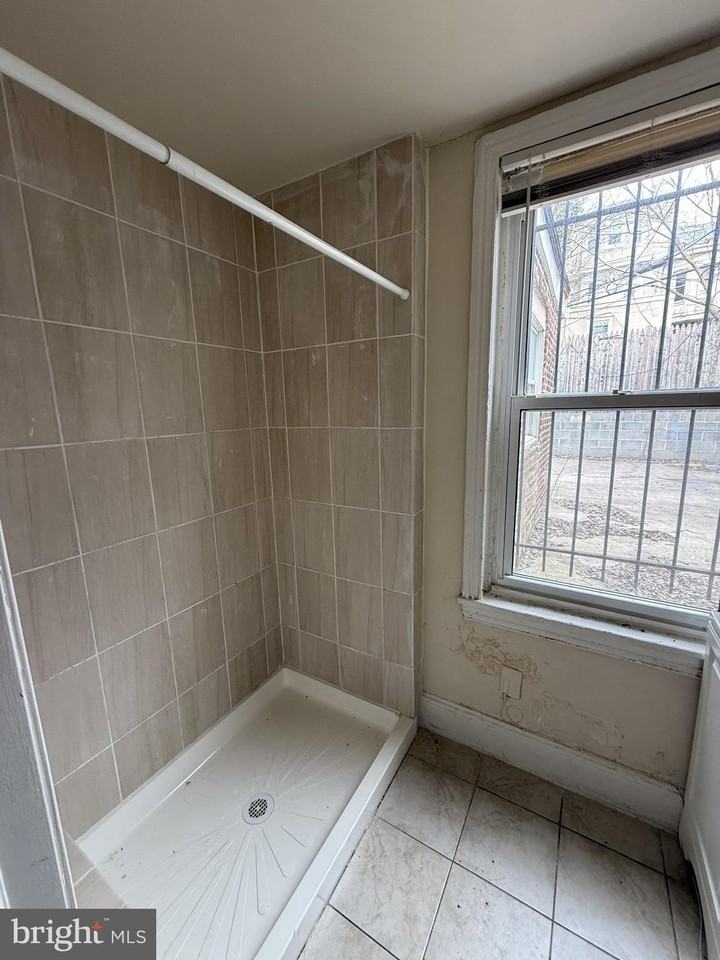 3205 Pearl St - Photo 3 of 8