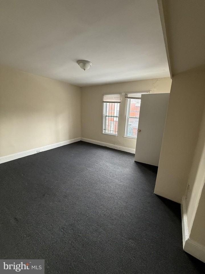 3205 Pearl St - Photo 6 of 8