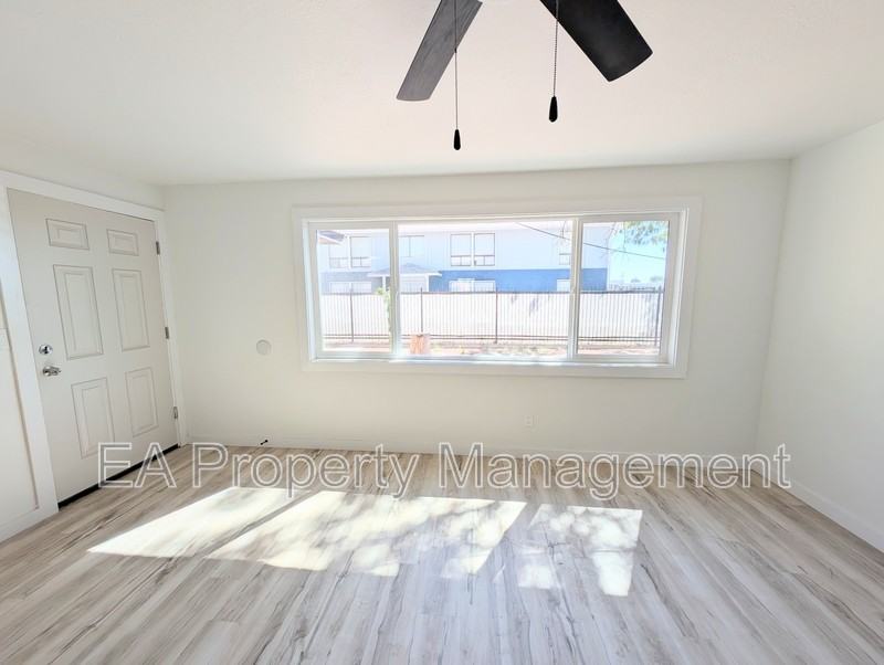 3712 Bryn Mawr Dr Ne #B - Photo 3 of 14