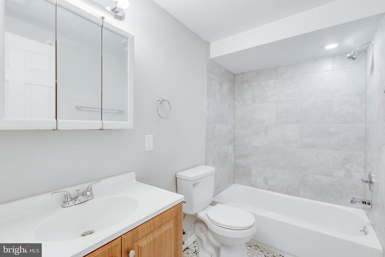 1225 W Dauphin St Apt A #A - Photo 3 of 13