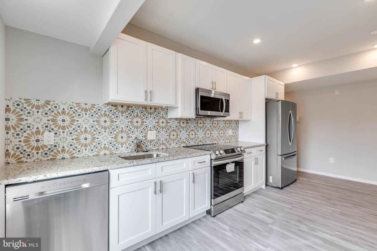 1225 W Dauphin St Apt A #A - Photo 5 of 13