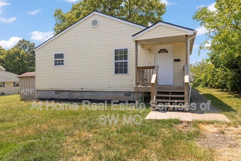 711 S Nettleton Ave - Photo 2 of 13