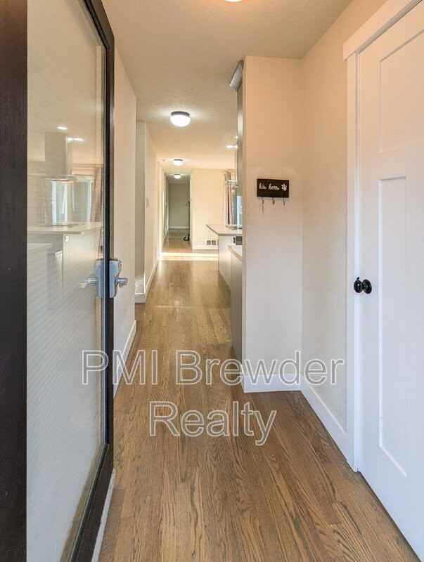 7 E Mcgill Ave - Photo 3 of 27