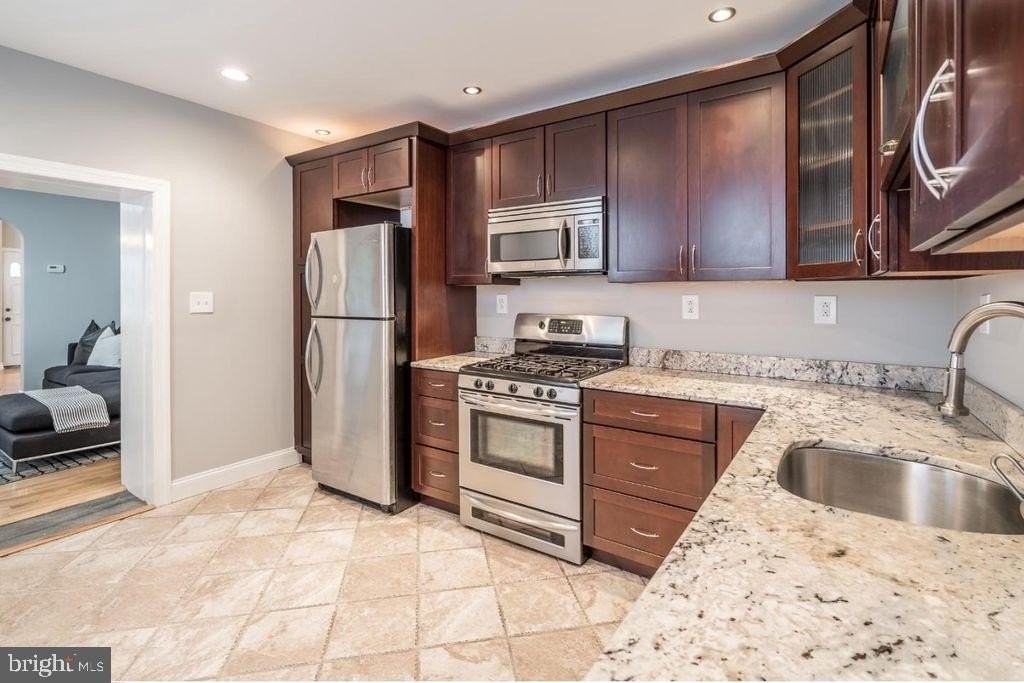 132 Krams Avenue - Photo 7 of 17