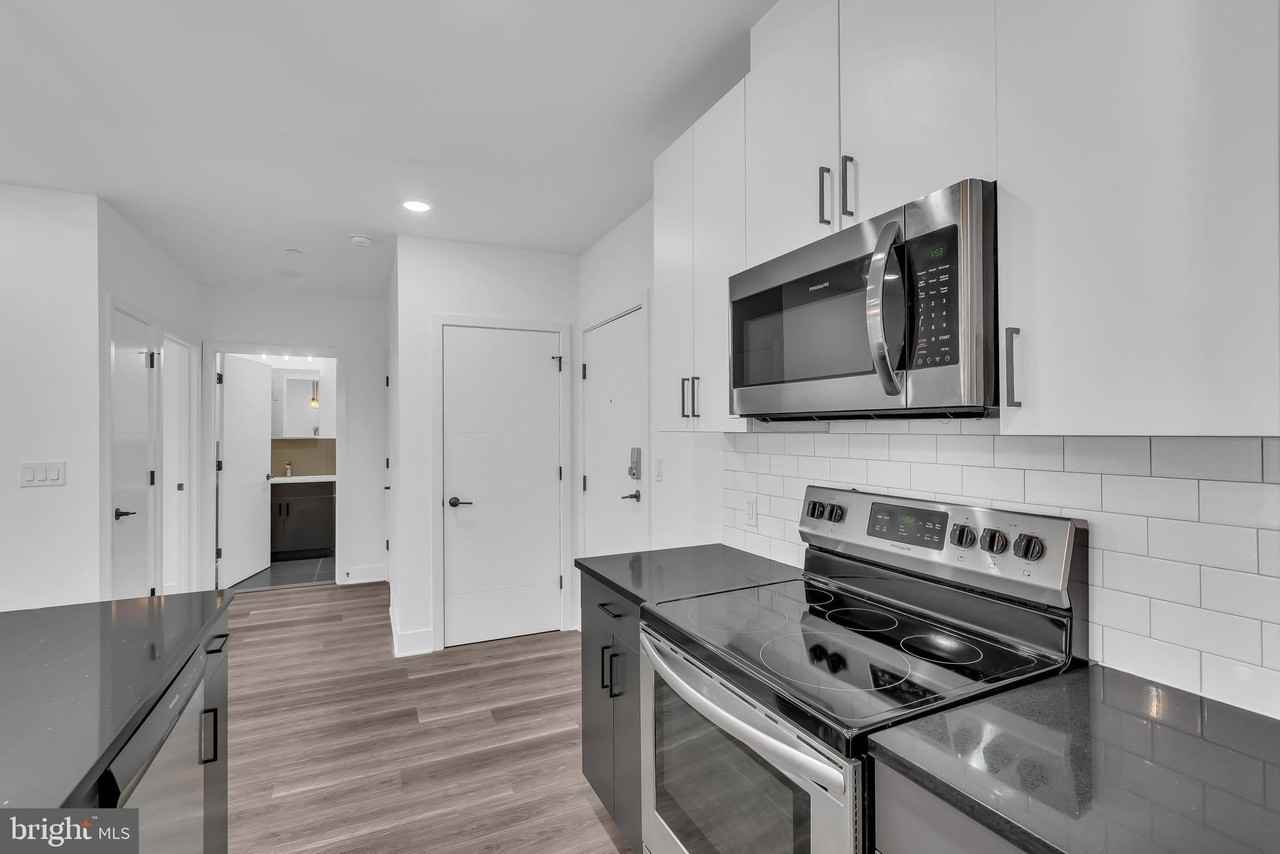 330 Cecil B Moore Ave #105 - Photo 7 of 20