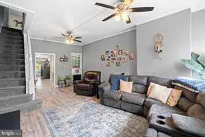 featured image of 3056 Aramingo Ave