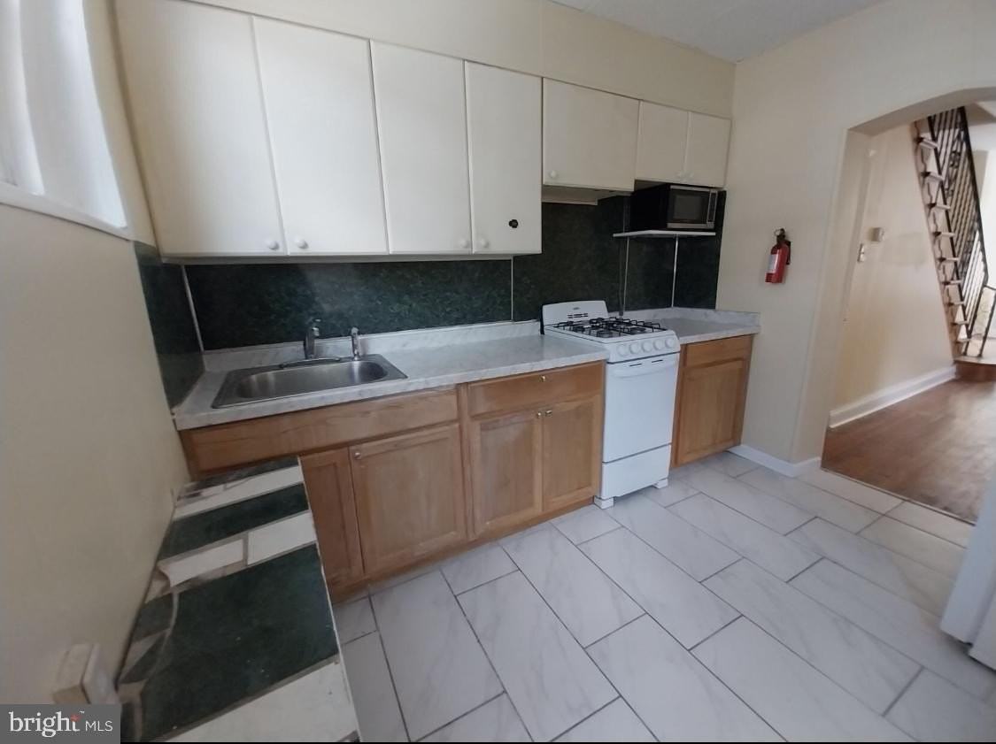 819 Kimball St - Photo 5 of 19