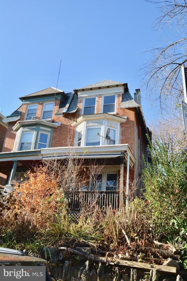 433 W Hansberry St Unit 3 #3 - Photo 4 of 12