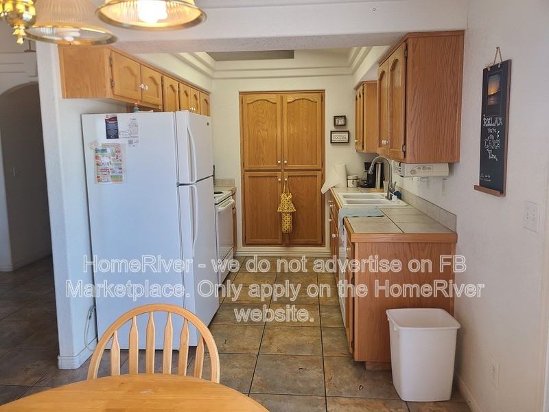 2265 Huntington Dr - Photo 4 of 16