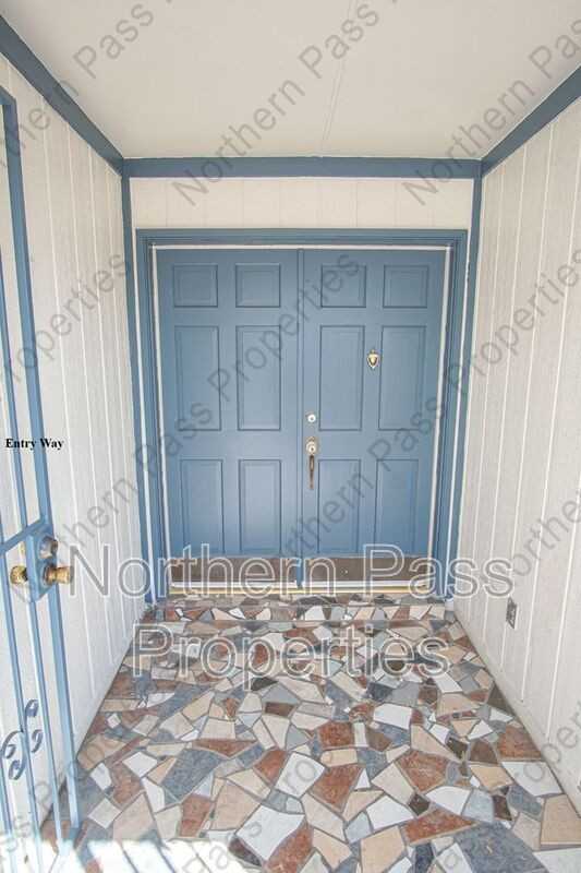 1832 Dean Jones St - Photo 3 of 32