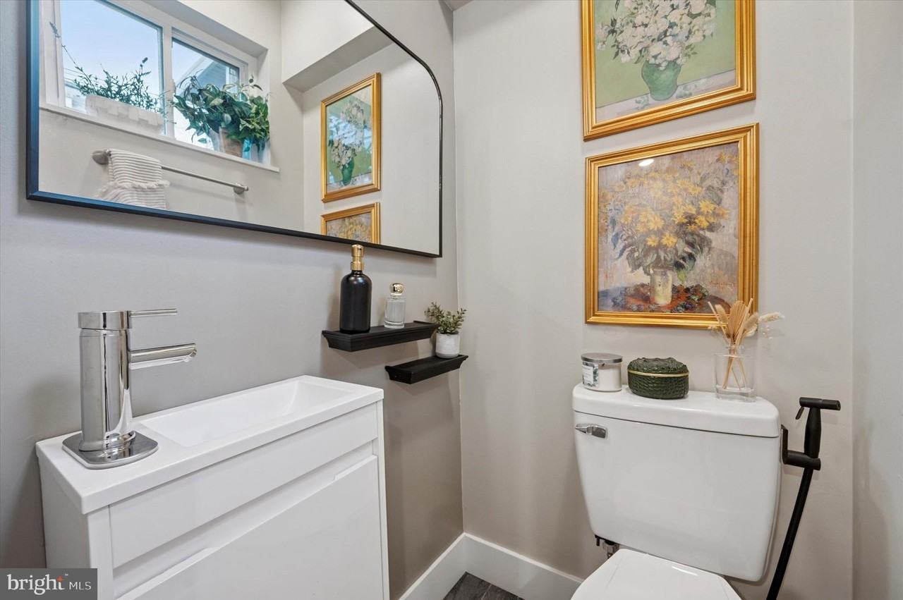 1233 N Hollywood St - Photo 7 of 16