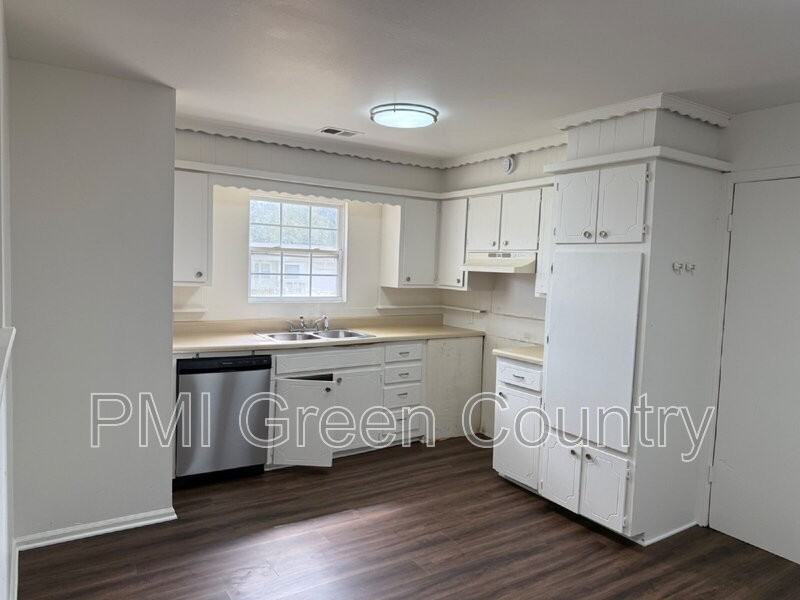 321 W 62nd Pl N - Photo 6 of 14