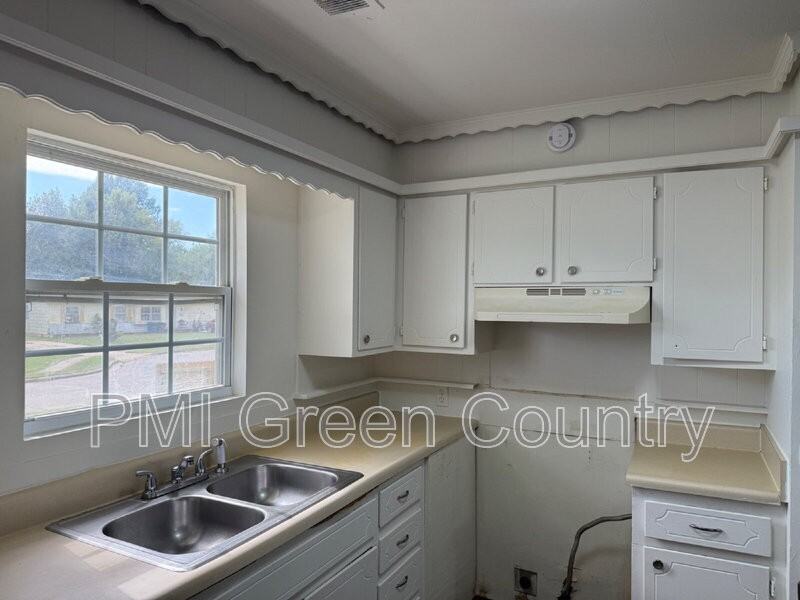 321 W 62nd Pl N - Photo 7 of 14