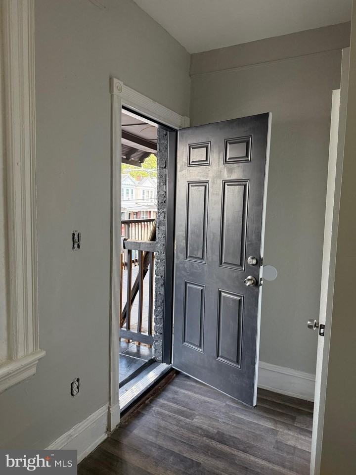 6130 Locust St #2ndFL - Photo 6 of 46