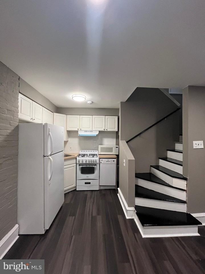 919 Pine St Apt 1r #1R - Photo 4 of 21