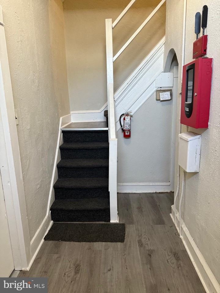 1945 W Hunting Park Ave Unit 4 #4 - Photo 6 of 14