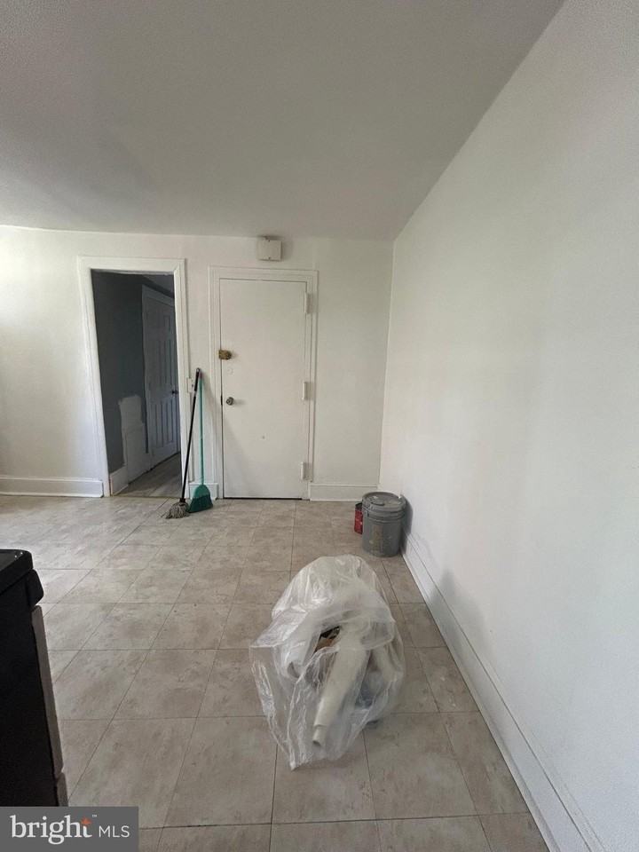 3618 N 19th St Unit 2 #2 - Photo 5 of 16