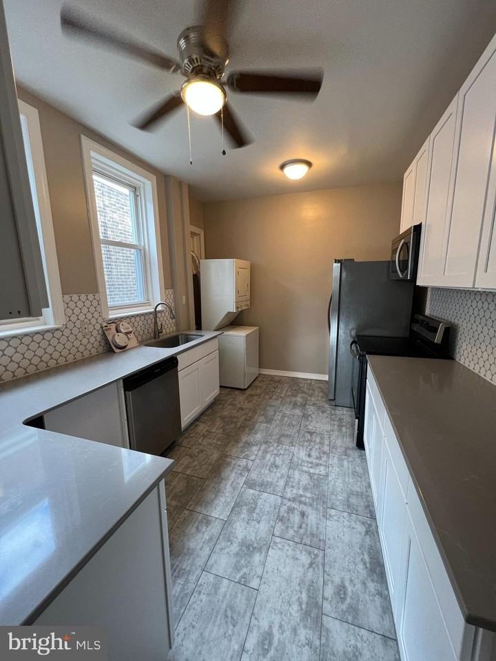 5931 Carpenter St - Photo 7 of 15