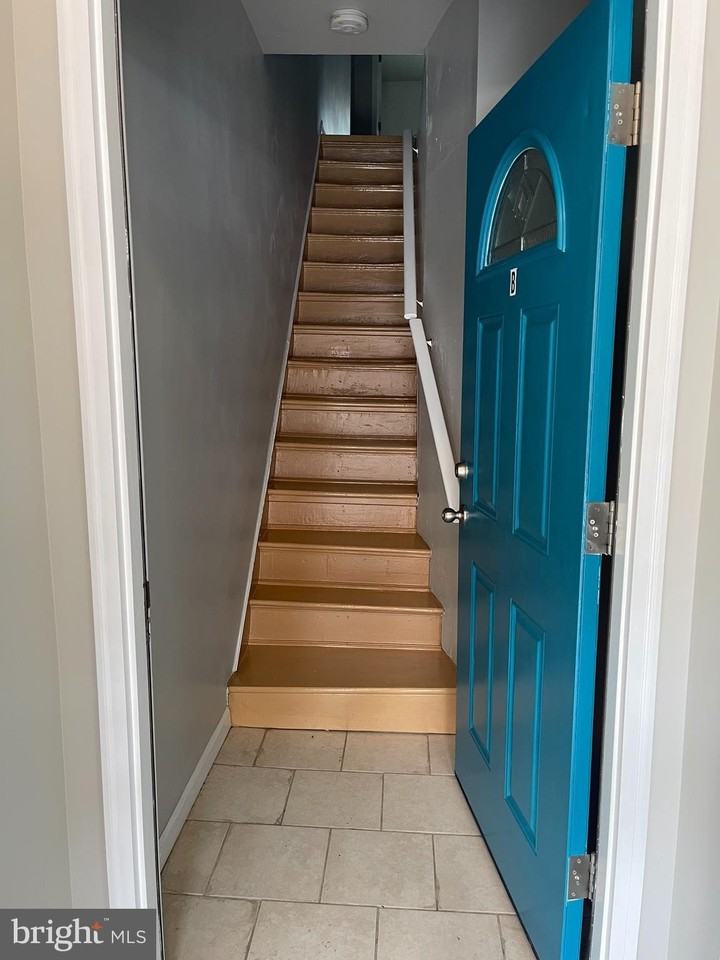 2562 N 31st St 2nd Fl #2ndFLUNIT - Photo 2 of 10