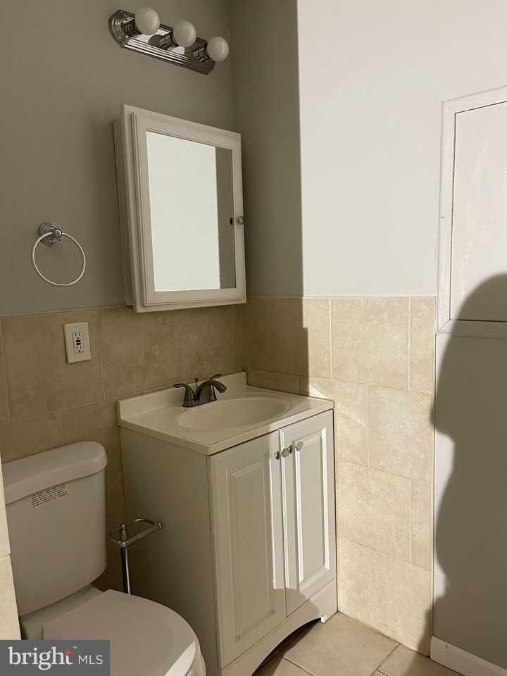 2562 N 31st St 2nd Fl #2ndFLUNIT - Photo 6 of 10