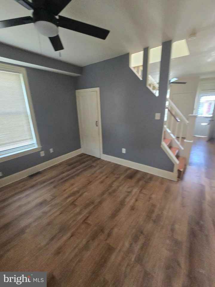 2118 Ruffner St - Photo 4 of 14