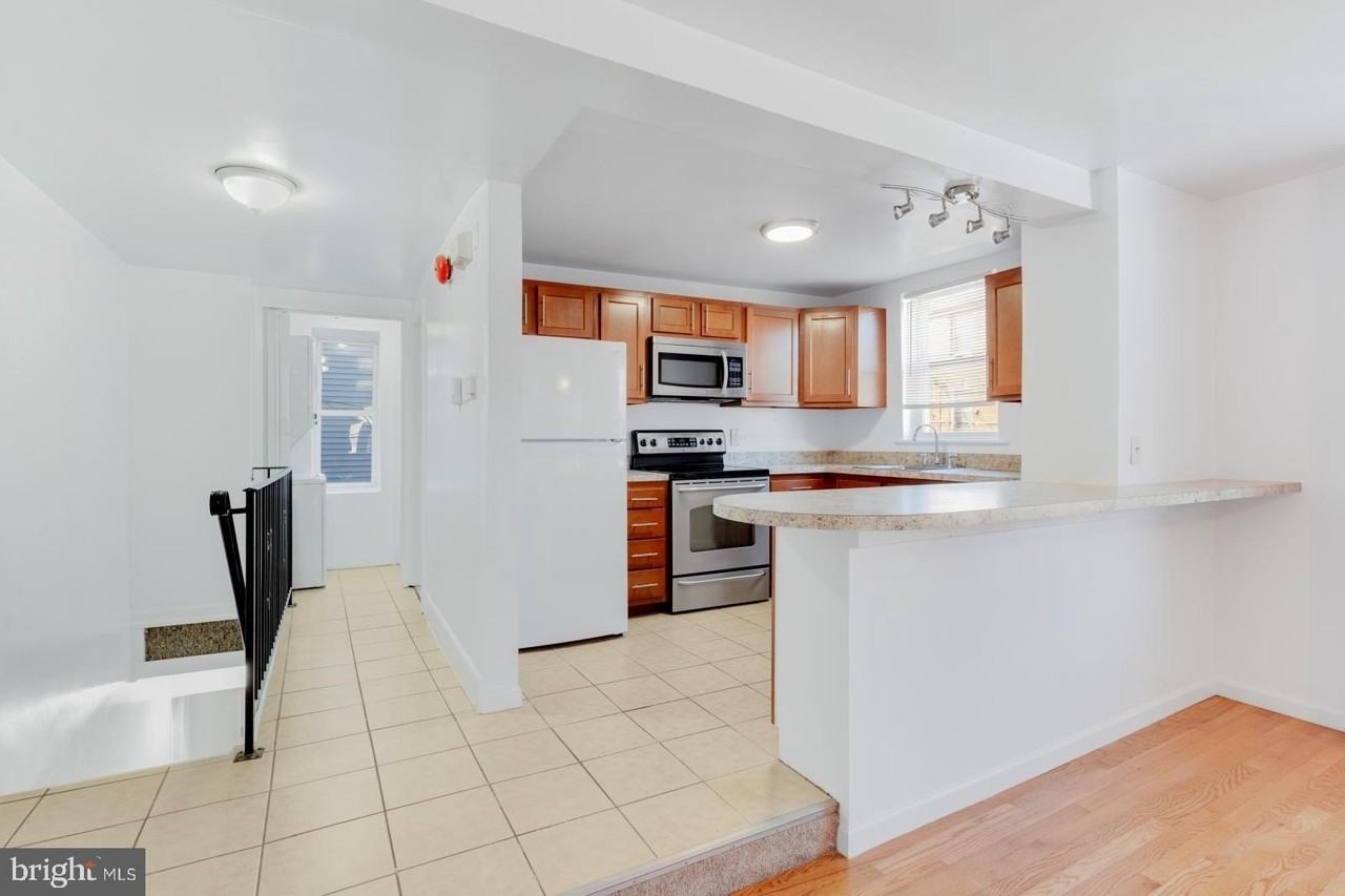 600 E Girard Ave Apt 2 #2 - Photo 5 of 24