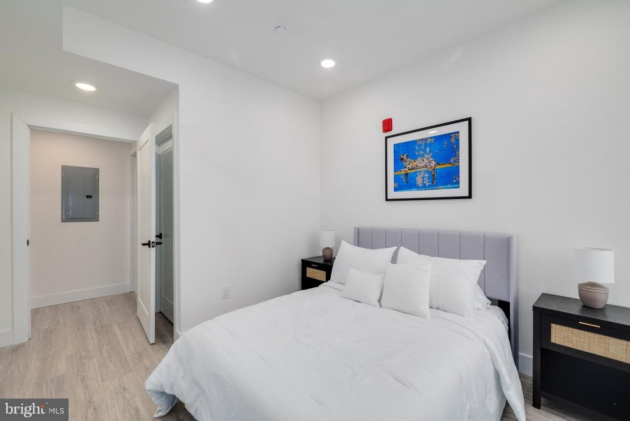 2400 E Huntingdon St #204 - Photo 3 of 15