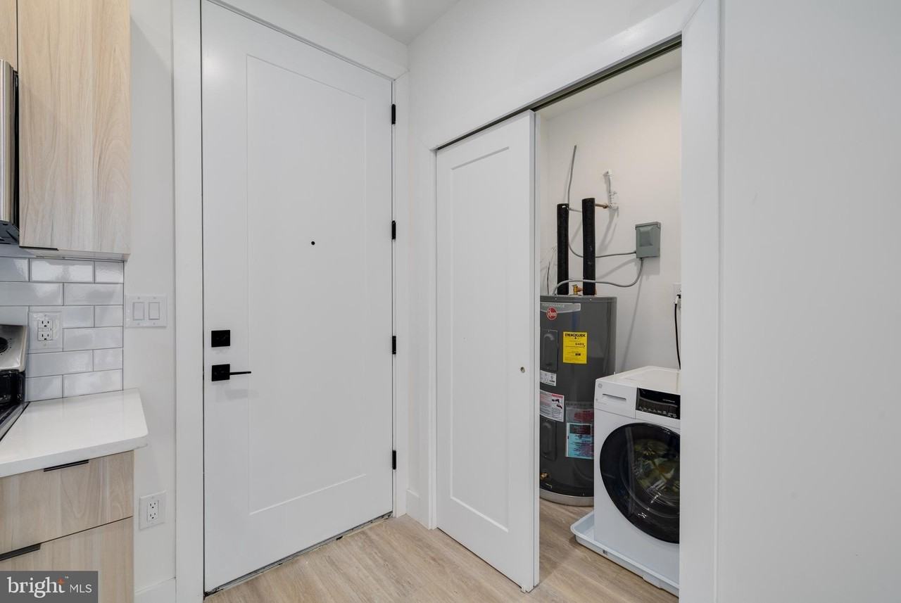 2400 E Huntingdon St #204 - Photo 4 of 15