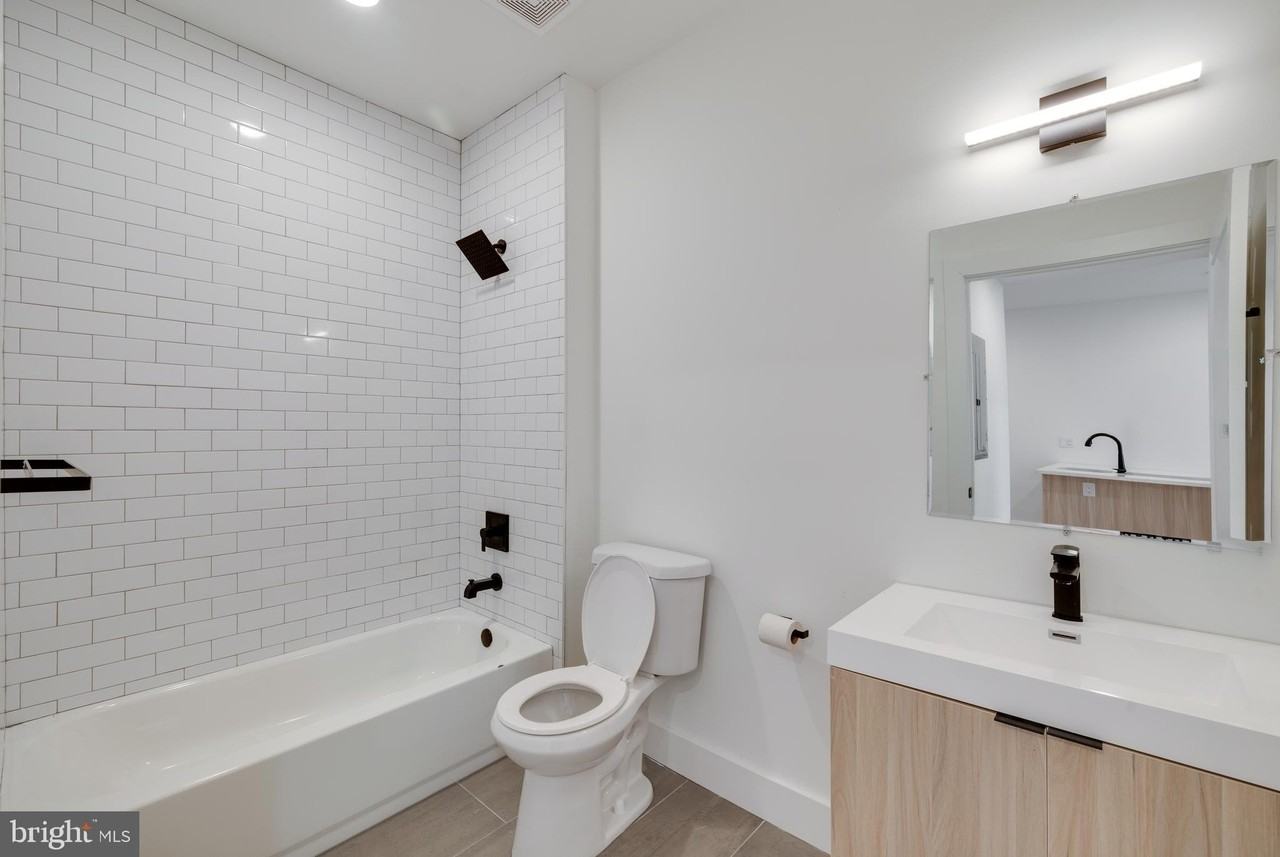 2400 E Huntingdon St #204 - Photo 5 of 15