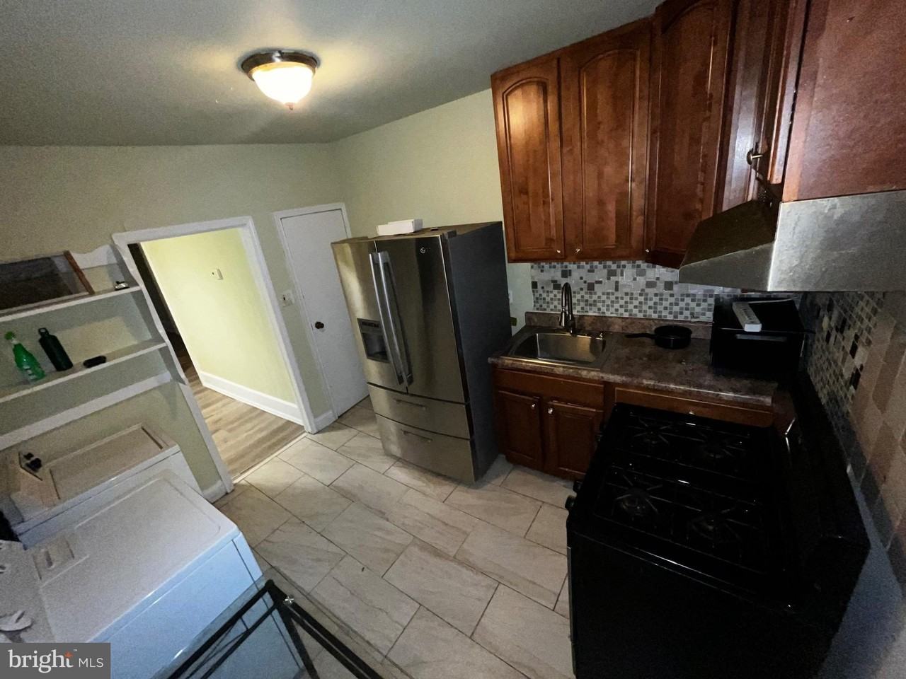 2445 N Bancroft St - Photo 5 of 16