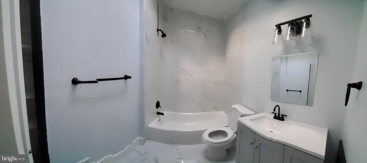 1926 West Airdrie Street - Photo 4 of 13