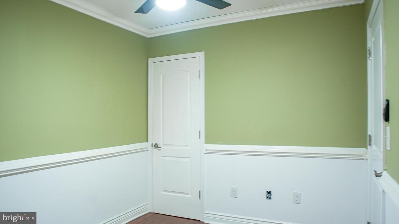 265 S 9th St #1R - Photo 3 of 22