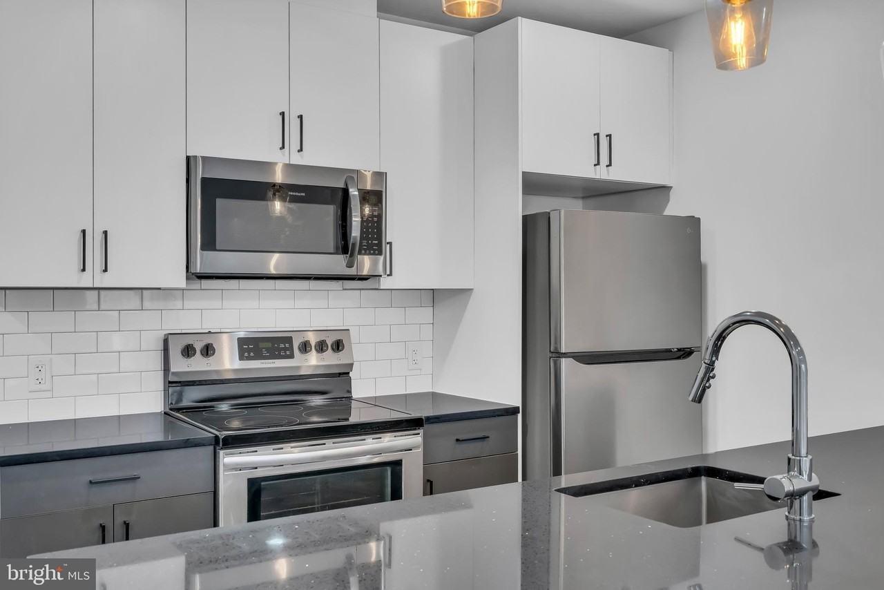 330 Cecil B Moore Ave Unit 410 #410 - Photo 4 of 20