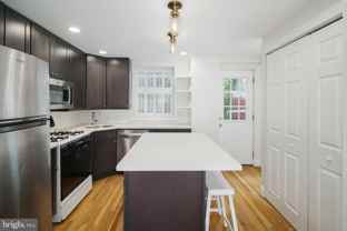 704 S Darien St - Photo 1 of 1