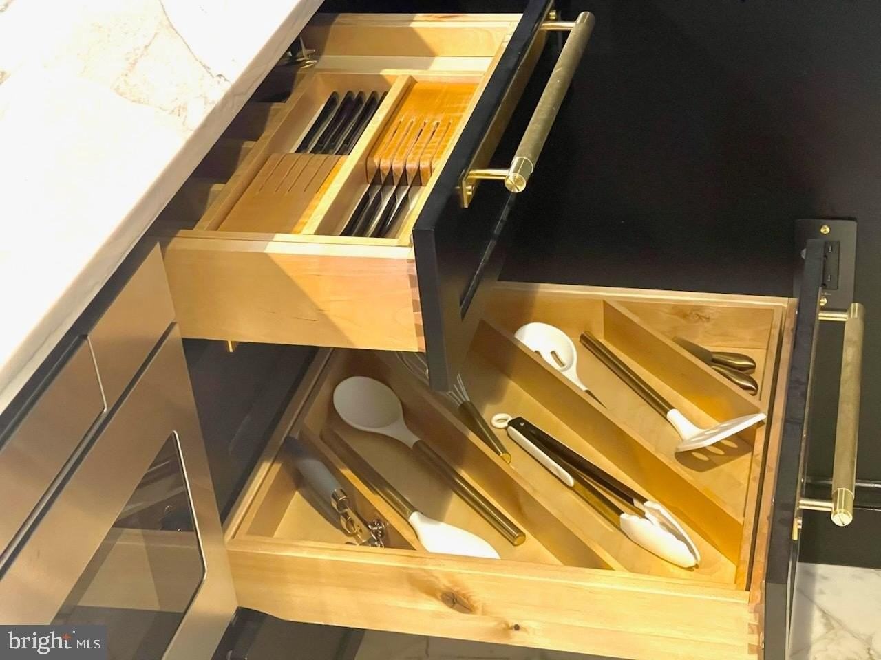 1324 Locust St Apt 429 #429 - Photo 4 of 23