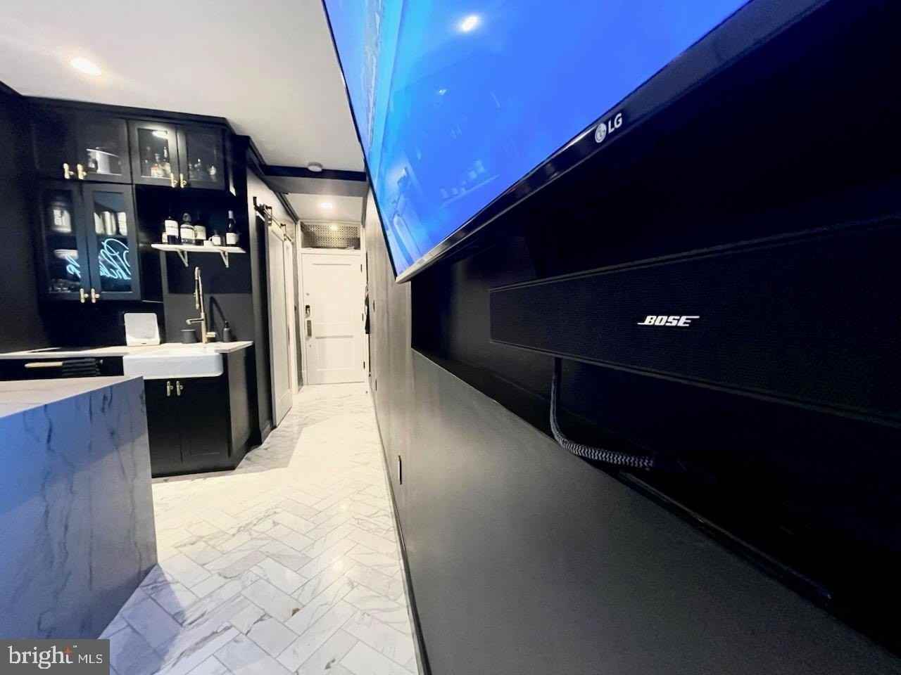 1324 Locust St Apt 429 #429 - Photo 6 of 23